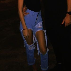 High waisted ripped Boyfriend Jeans